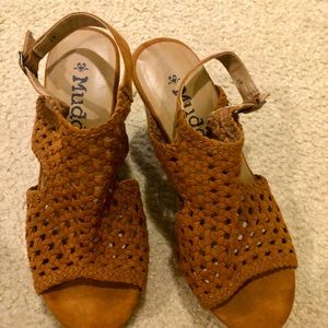 Mudd Clogs Size 8